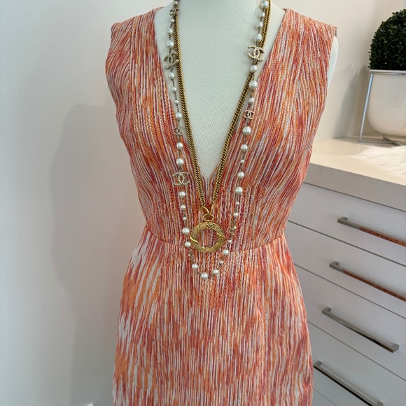 Alice + Olivia Dresses & Skirts - Alice + Olivia Deep Plunge Multi-color Mini Dress - Size 6